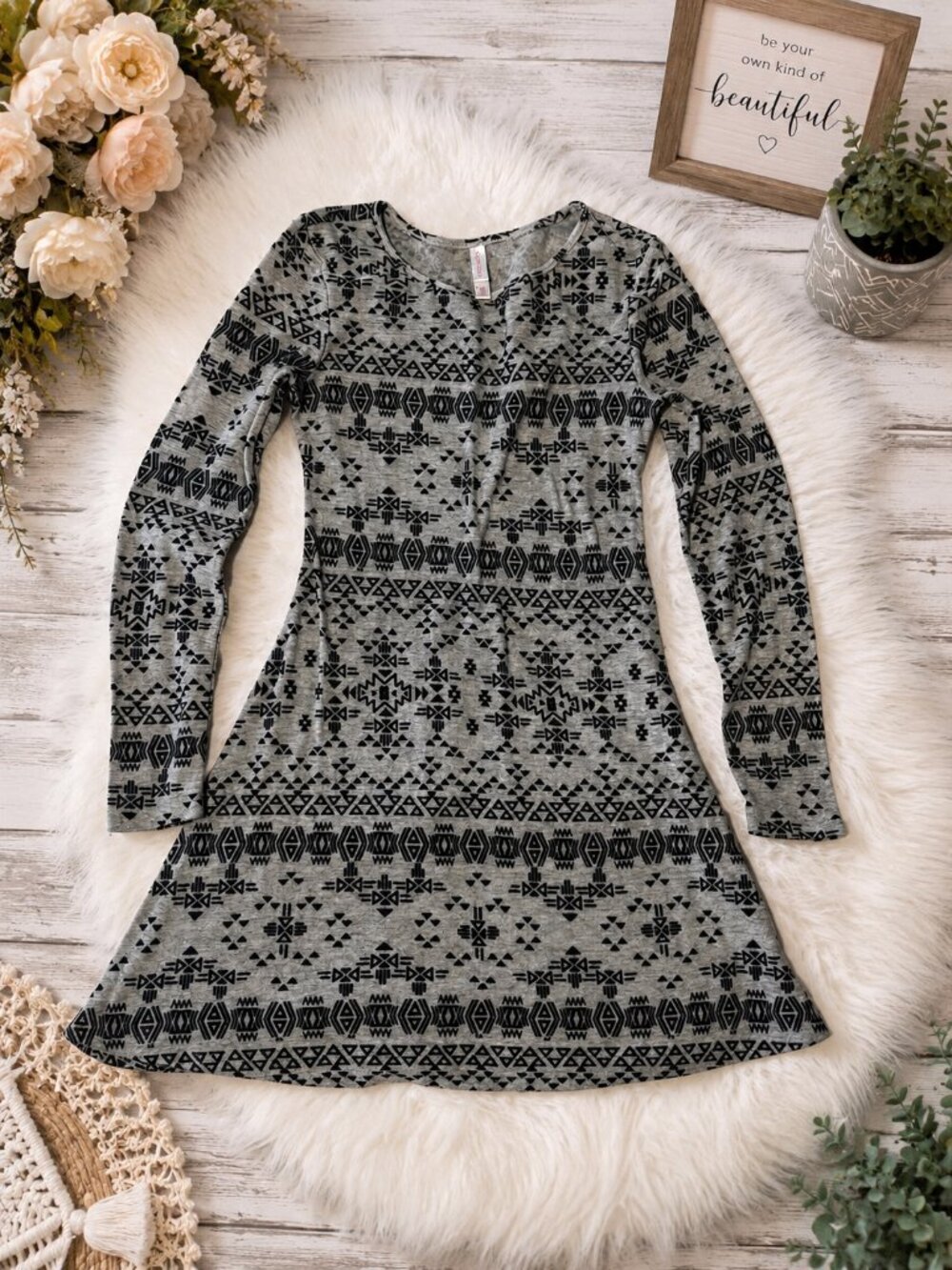 Gray & Black Aztec Print Dress 🖤